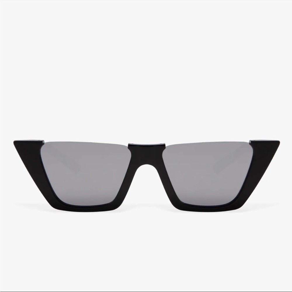 Sonix Nikki Sunglasses in Black Reflective